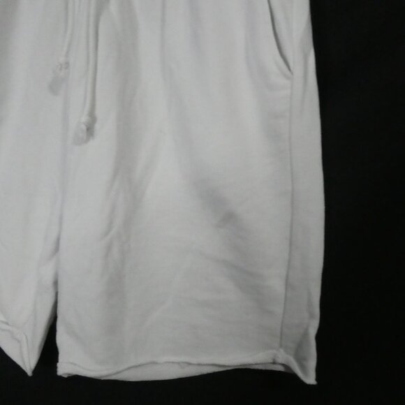 H&M - Regular Fit | medium | White Sweat Shorts - Picture 8 of 14